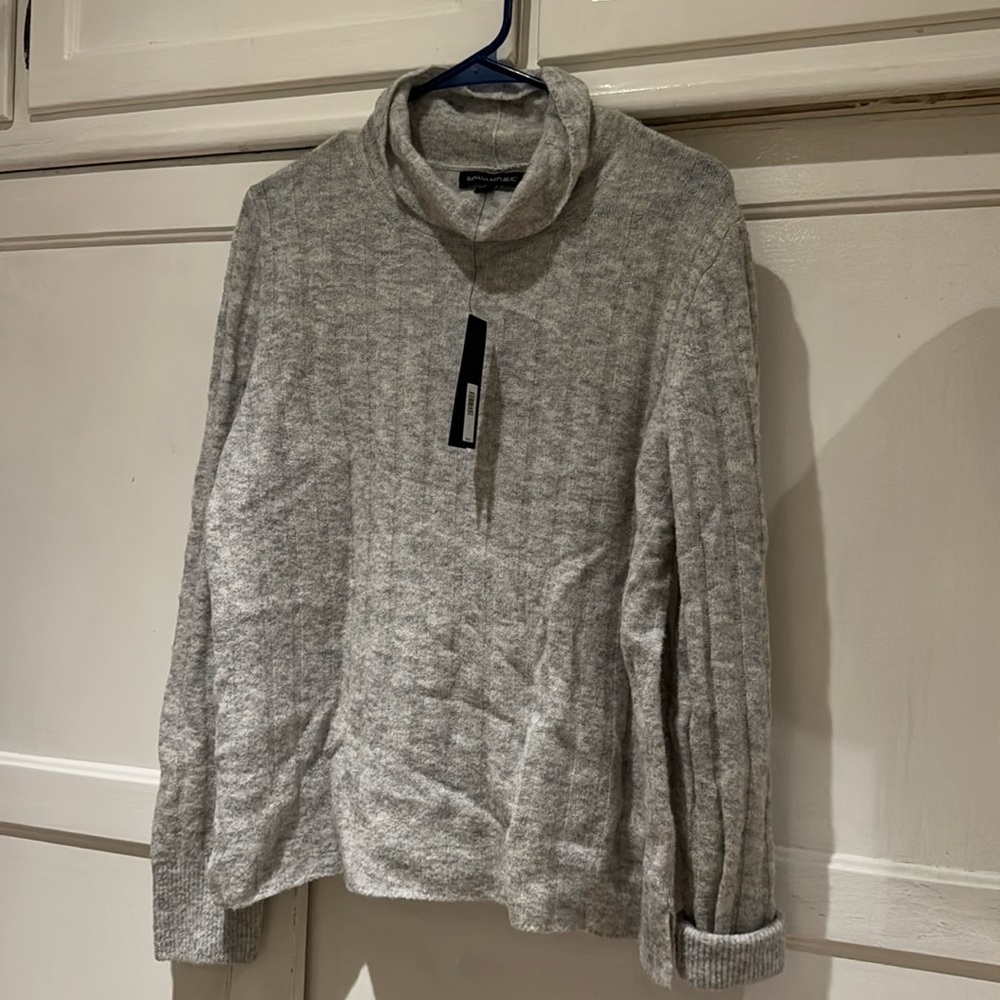 BRAND NEW Banana Republic turtle neck sweater